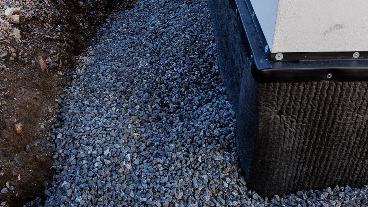 Grunnmur med drensplate fra Isola.