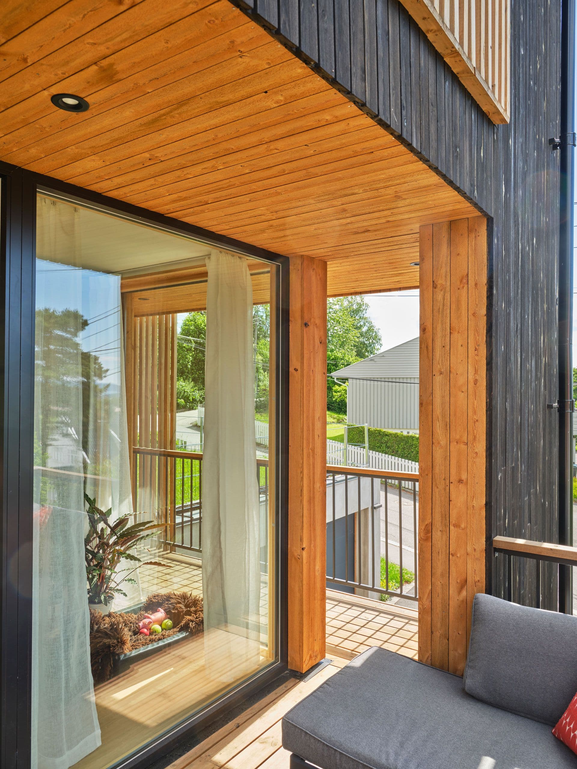 MøreRoyal kledning i to ulike farger.