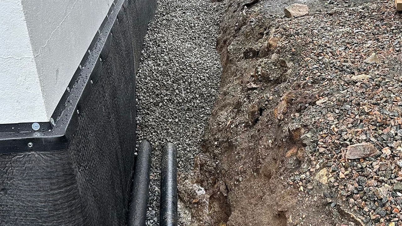 Grunnmur med isolasjon.