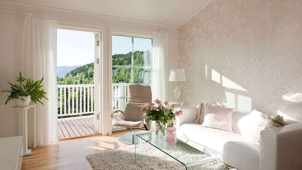 Stue med sofa og stol